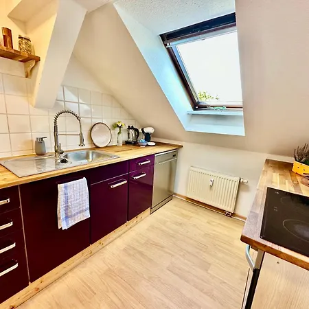 Fantastische Dachgeschosswohnung In Connewitz - 3 Private Schlafbereiche - Platz Fuer Bis Zu 5 Personen - Tolle Lage Und Oeffentliche Verkehrsmittel דירה לייפציג