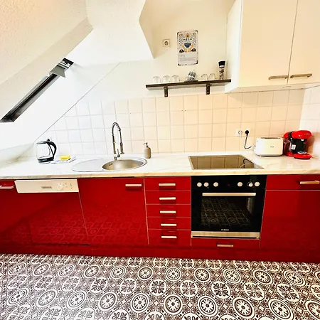 Fantastische Dachgeschosswohnung In Connewitz - 3 Private Schlafbereiche - Platz Fuer Bis Zu 5 Personen - Tolle Lage Und Oeffentliche Verkehrsmittel לייפציג
