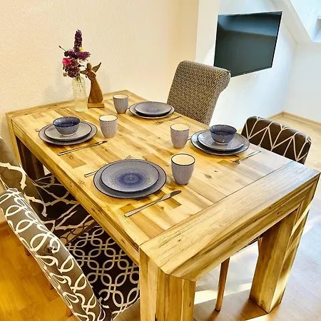 Fantastische Dachgeschosswohnung In Connewitz - 3 Private Schlafbereiche - Platz Fuer Bis Zu 5 Personen - Tolle Lage Und Oeffentliche Verkehrsmittel 아파트 *