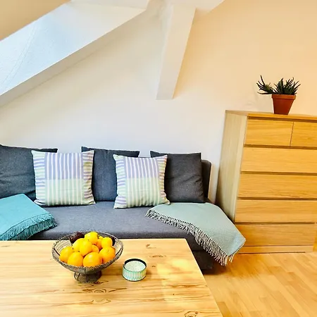 Fantastische Dachgeschosswohnung In Connewitz - 3 Private Schlafbereiche - Platz Fuer Bis Zu 5 Personen - Tolle Lage Und Oeffentliche Verkehrsmittel 아파트